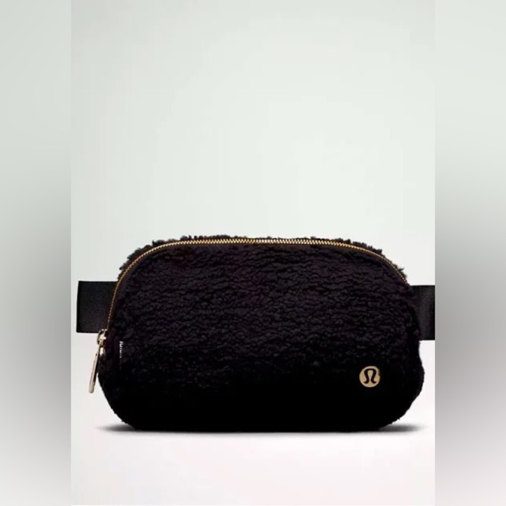 lululemon athletica Black Sherpa Crossbody Belt Bag with Gold Hardware